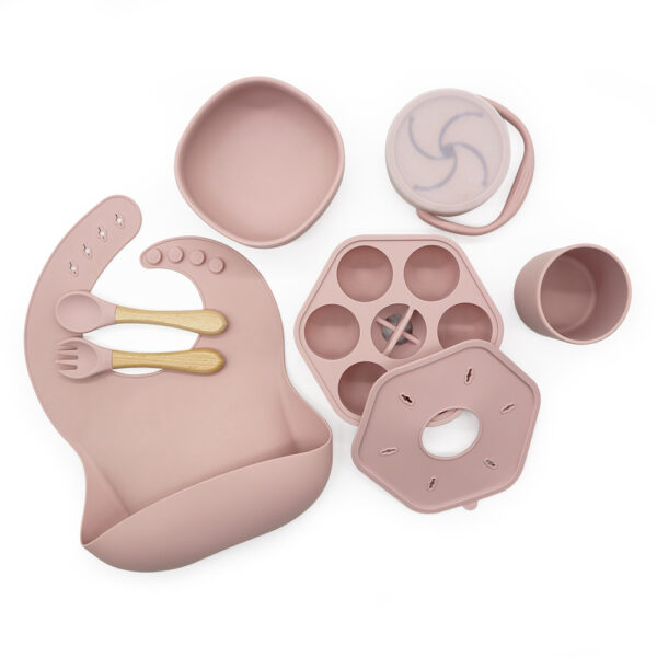 New Eco Friendly Silicone Baby Feeding Set with Suction 1