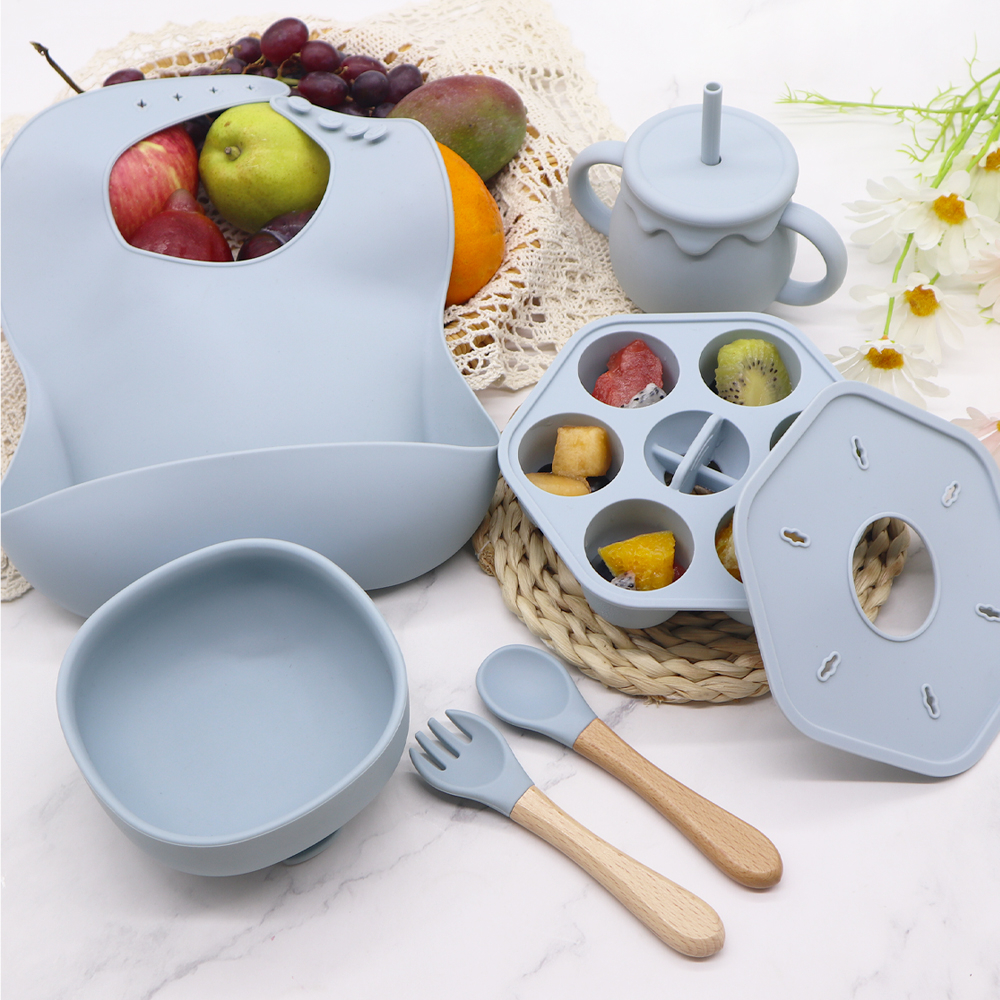 New Eco Friendly Silicone Baby Feeding Set with Suction Details 1
