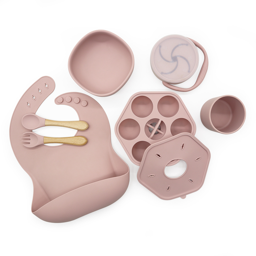 New Eco Friendly Silicone Baby Feeding Set with Suction Details 2