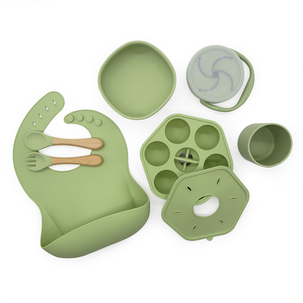 New Eco Friendly Silicone Baby Feeding Set with Suction Details 4