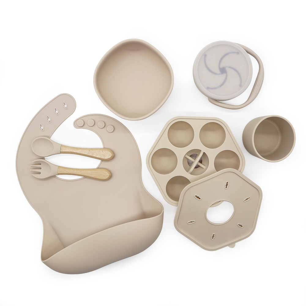 New Eco Friendly Silicone Baby Feeding Set with Suction Details 6